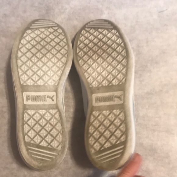 Blue suede pumas - Picture 4 of 6